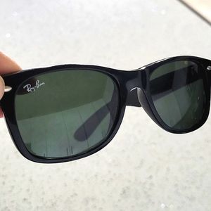 Ray-Ban New Wayfarer Classic sunglasses